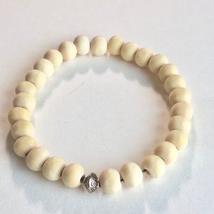Women’s beige bracelet